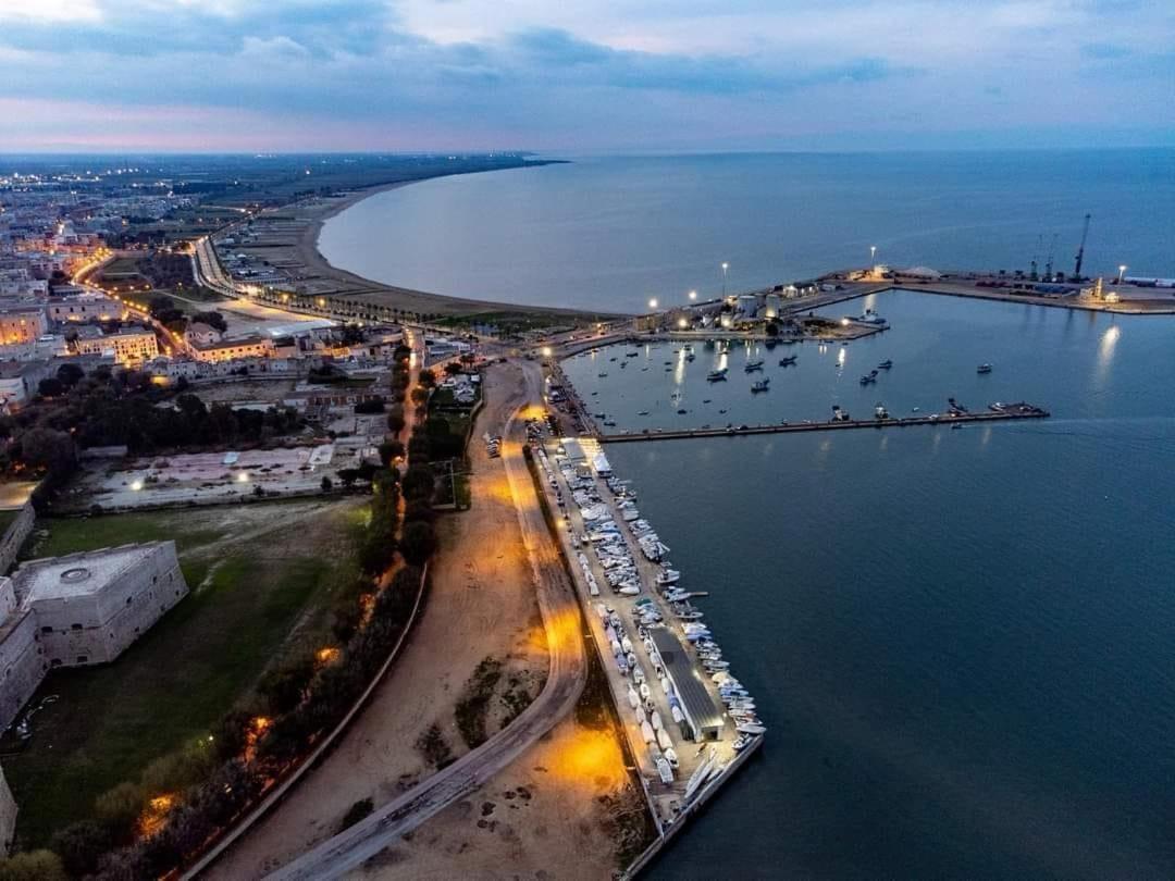 Cd Romanello Барлета Екстериор снимка