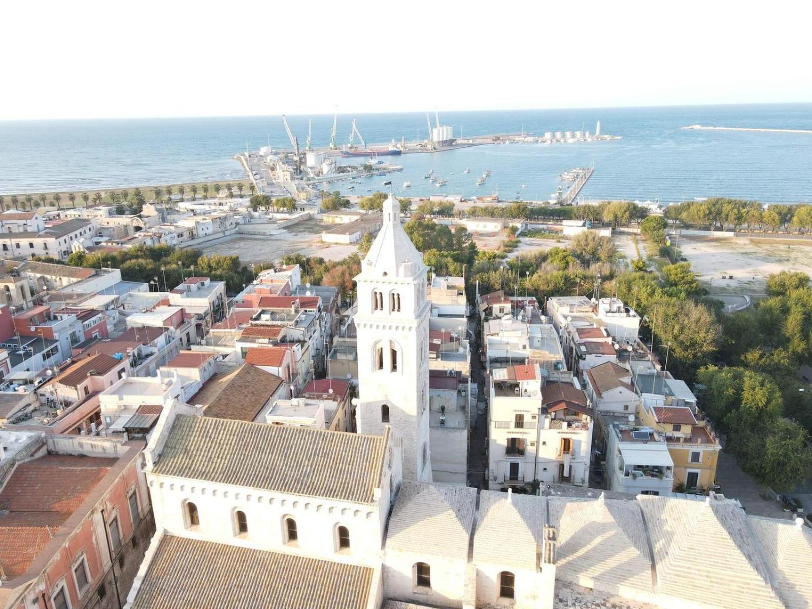 Cd Romanello Барлета Екстериор снимка